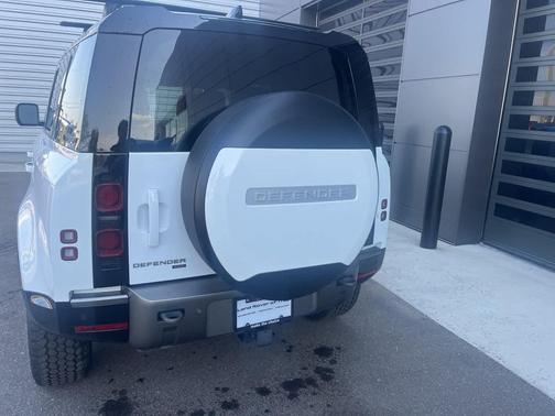 2022 Land Rover Defender 110 X-Dynamic HSE