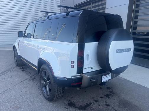 2022 Land Rover Defender 110 X-Dynamic HSE