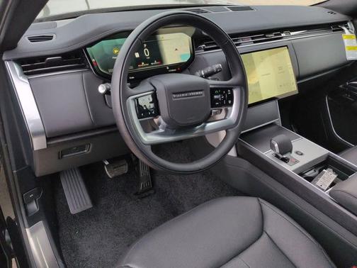 2026 Land Rover Range Rover SE