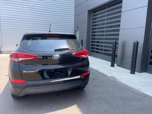 2016 Hyundai TUCSON SE