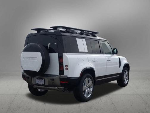 2025 Land Rover Defender P400 X-Dynamic SE