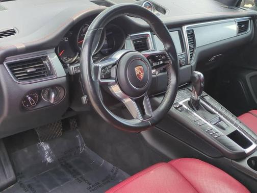 2015 Porsche Macan Turbo