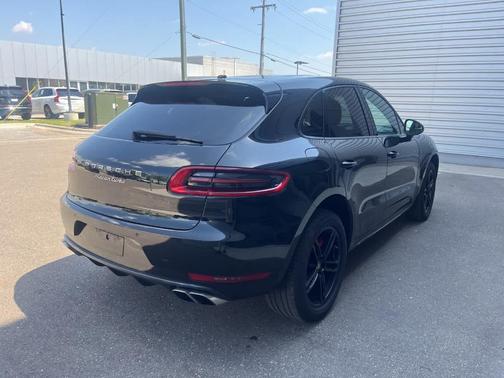 2015 Porsche Macan Turbo