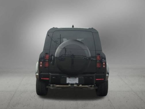2025 Land Rover Defender P400 X-Dynamic SE