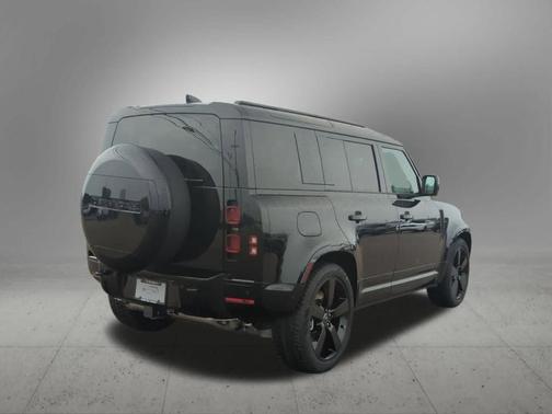 2025 Land Rover Defender P400 X-Dynamic SE