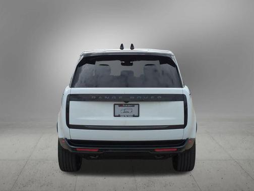 2025 Land Rover Range Rover P530 SE 7 Seat