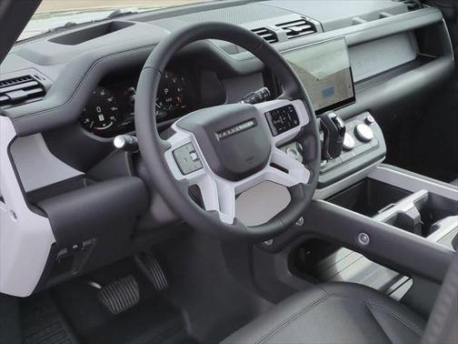 2025 Land Rover Defender P400 X-Dynamic SE