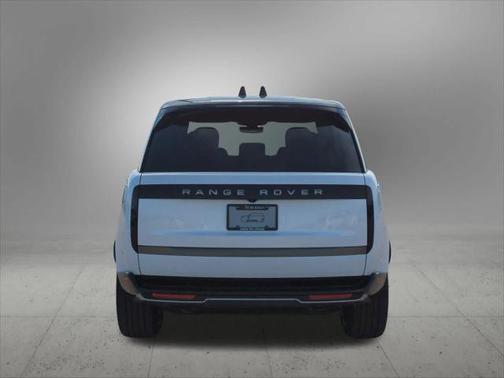 2025 Land Rover Range Rover P530 SE