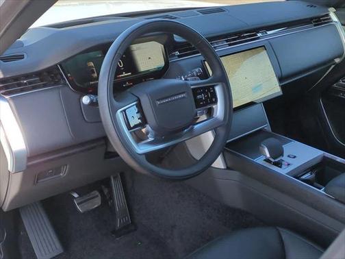 2025 Land Rover Range Rover P530 SE