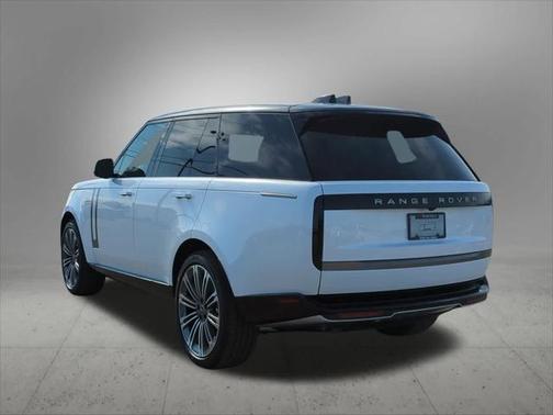 2025 Land Rover Range Rover P530 SE