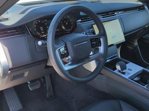 2025 Land Rover Range Rover P530 SE