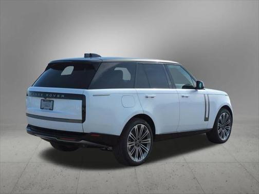 2025 Land Rover Range Rover P530 SE