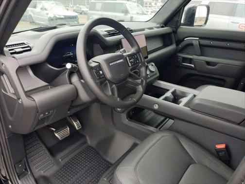 2025 Land Rover Defender P525 V8