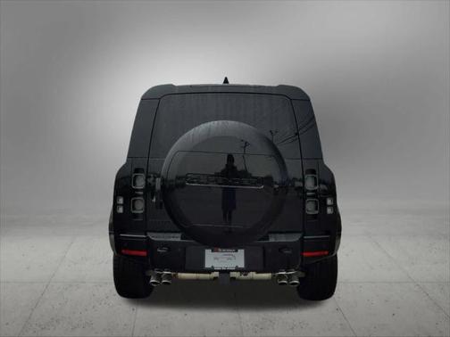 2025 Land Rover Defender P525 V8