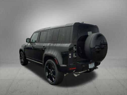 2025 Land Rover Defender P525 V8