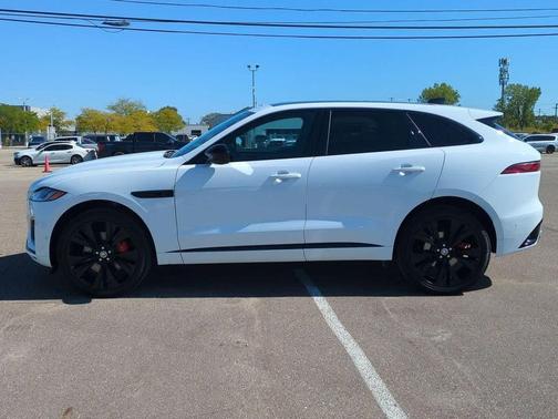2024 Jaguar F-PACE P400 R-Dynamic S