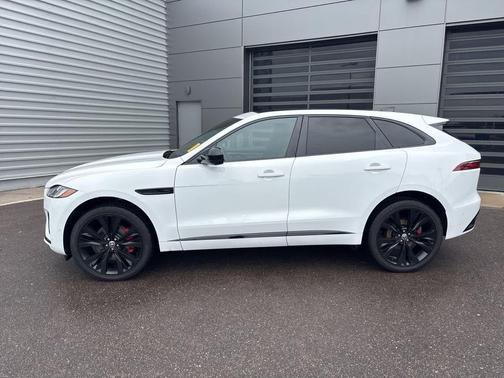 2024 Jaguar F-PACE P400 R-Dynamic S