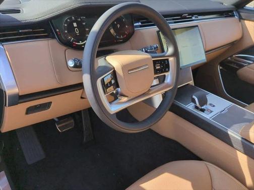 2025 Land Rover Range Rover P400 SE