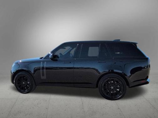 2025 Land Rover Range Rover P530 SE