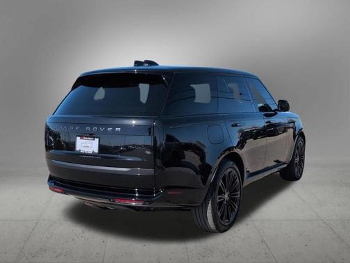 2025 Land Rover Range Rover P530 SE