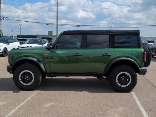 2022 Ford Bronco Badlands