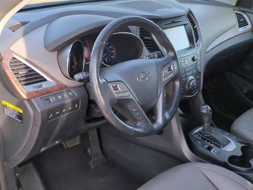 2017 Hyundai SANTA FE Limited Ultimate