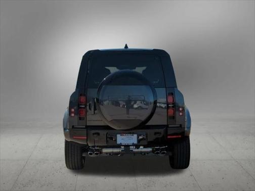 2025 Land Rover Defender P500 X-Dynamic SE