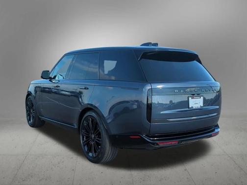 2025 Land Rover Range Rover P400 SE