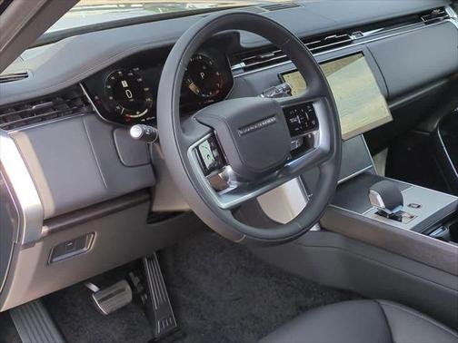 2025 Land Rover Range Rover P400 SE 7 Seat