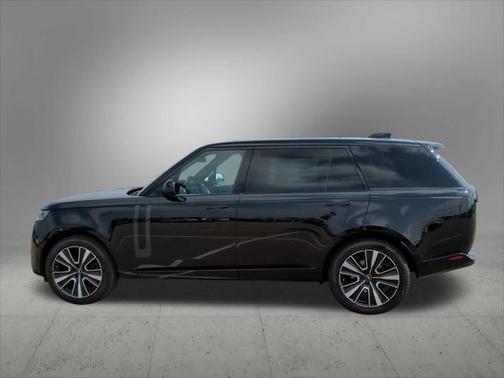 2025 Land Rover Range Rover P400 SE 7 Seat