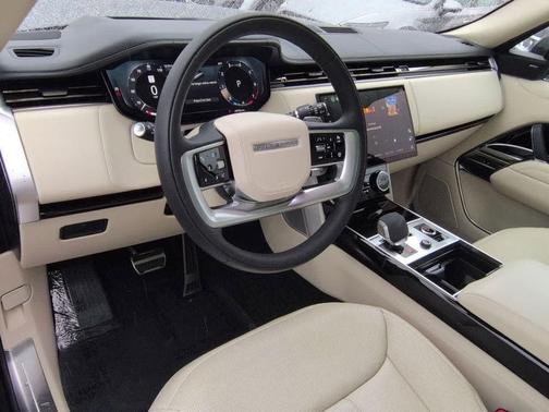 2023 Land Rover Range Rover P400 SE
