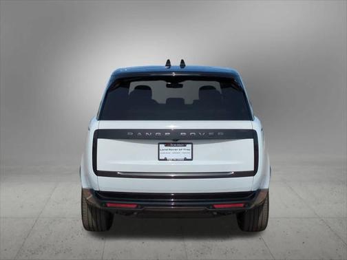 2025 Land Rover Range Rover P530 SE