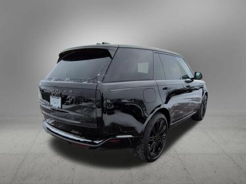 2026 Land Rover Range Rover SE