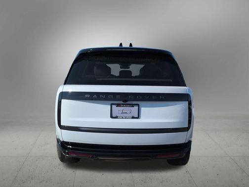 2026 Land Rover Range Rover P400 SE