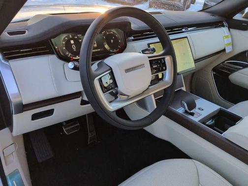 2026 Land Rover Range Rover P400 SE