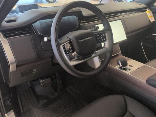Eiger Grey 2026 Land Rover Range Rover P400 SE