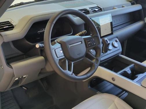 2025 Land Rover Defender P400 S