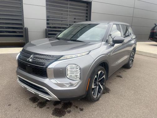 2022 Mitsubishi Outlander SE