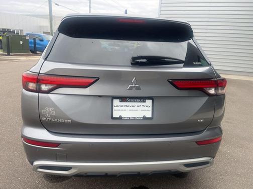 2022 Mitsubishi Outlander SE
