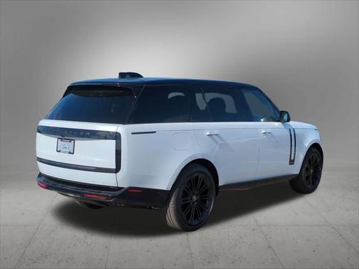 2025 Land Rover Range Rover P530 SE 7 Seat