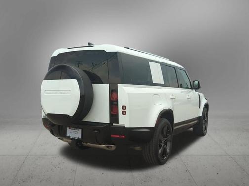 2025 Land Rover Defender P400 X-Dynamic SE