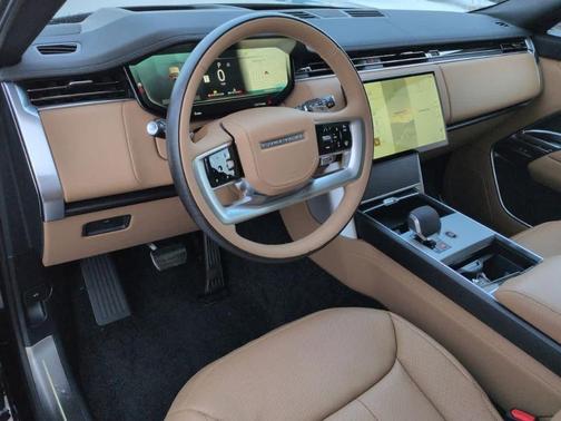 2026 Land Rover Range Rover SE