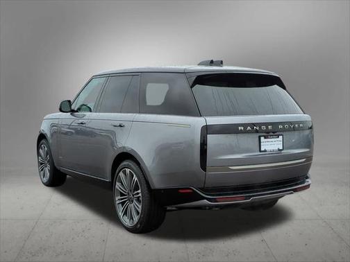 2025 Land Rover Range Rover P530 SE