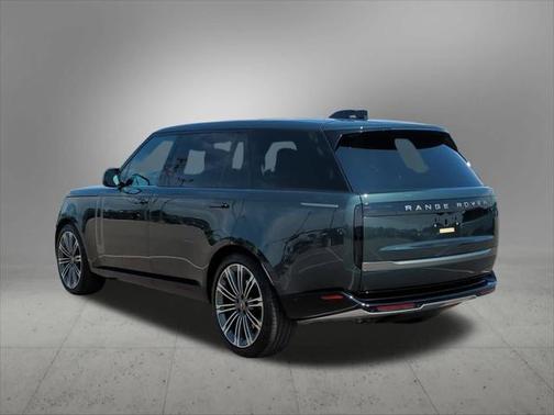 2025 Land Rover Range Rover P530 SE 7 Seat