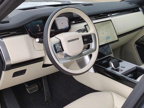 2025 Land Rover Range Rover P530 SE
