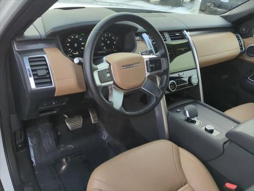 2024 Land Rover Discovery P360 Metropolitan Edition