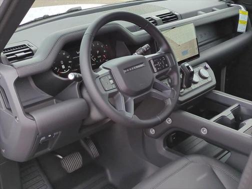 2025 Land Rover Defender P400 X-Dynamic SE