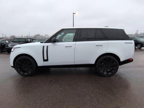 2026 Land Rover Range Rover SE