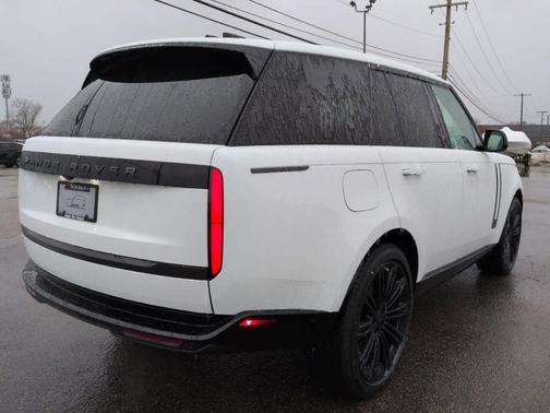 2026 Land Rover Range Rover SE