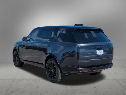 2025 Land Rover Range Rover P400 SE 7 Seat